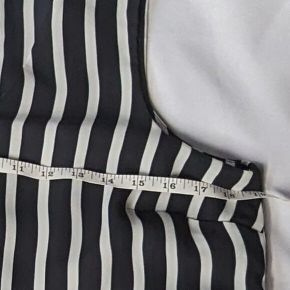 Sleeveless blouse navy and white striped medium EUC Banana Republic - Picture 5 of 9